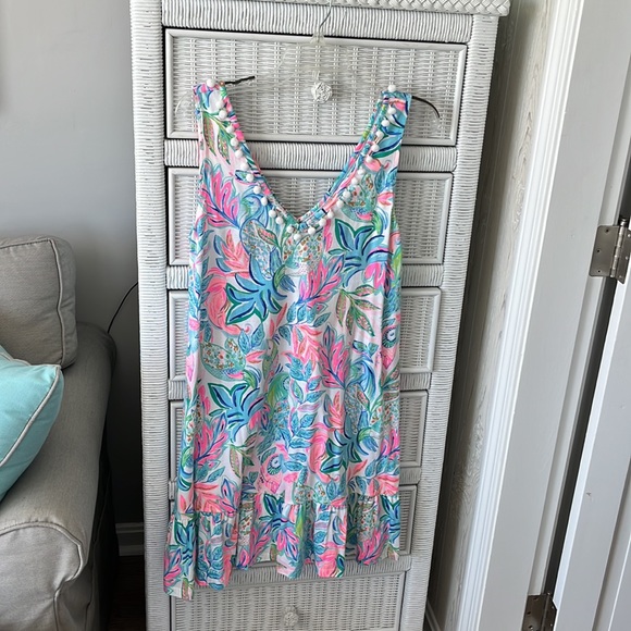 Beautiful Lilly Pulitzer V neck shift dress - Picture 6 of 6